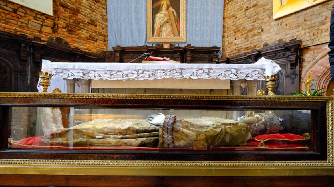 Το ιερό λείψανο της Αγίας Ελένης - για πρώτη φορά στην Ιστορία - στην Ελλάδα